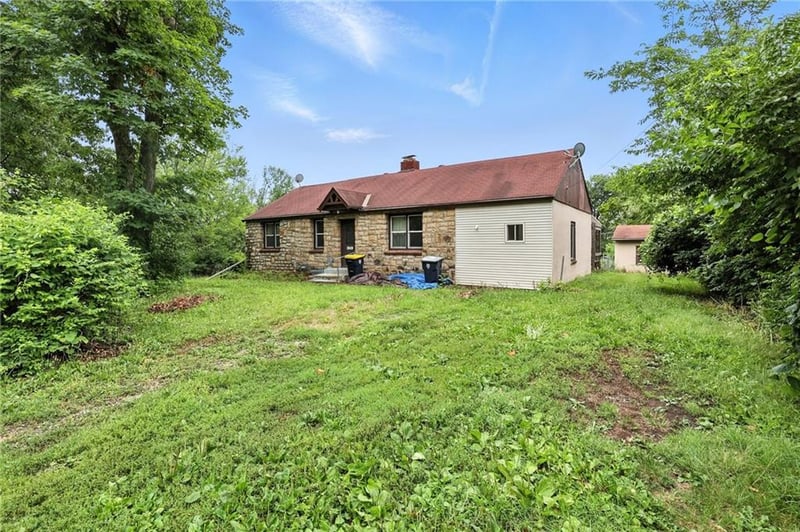 6404 Richmond Ave, Kansas City, MO 64133