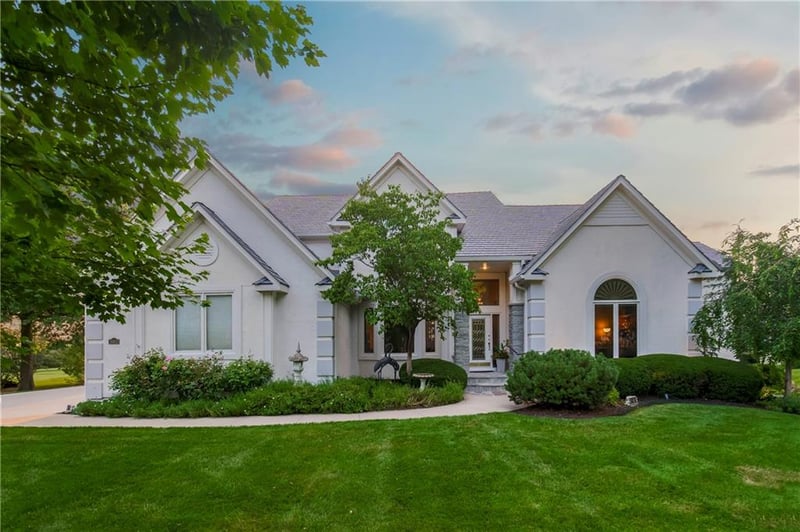 16810 S Grace Dr, Loch Lloyd, MO 64012