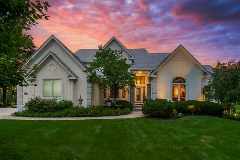 16810 S Grace Dr, Loch Lloyd, MO 64012