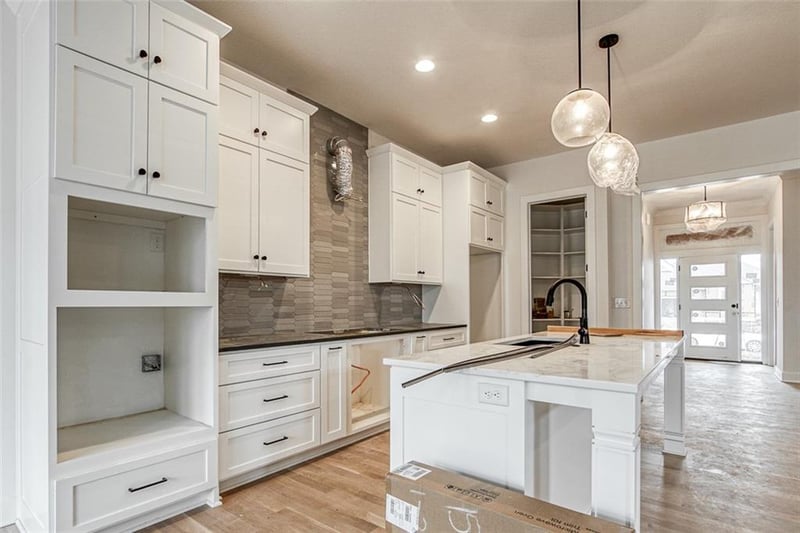 13825 Westgate St, Overland Park, KS 66221