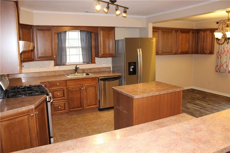610 N West St, Arma, KS 66712