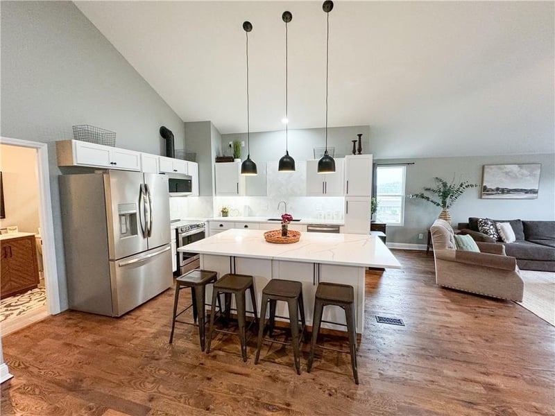103 Jefferson St, Raymore, MO 64083