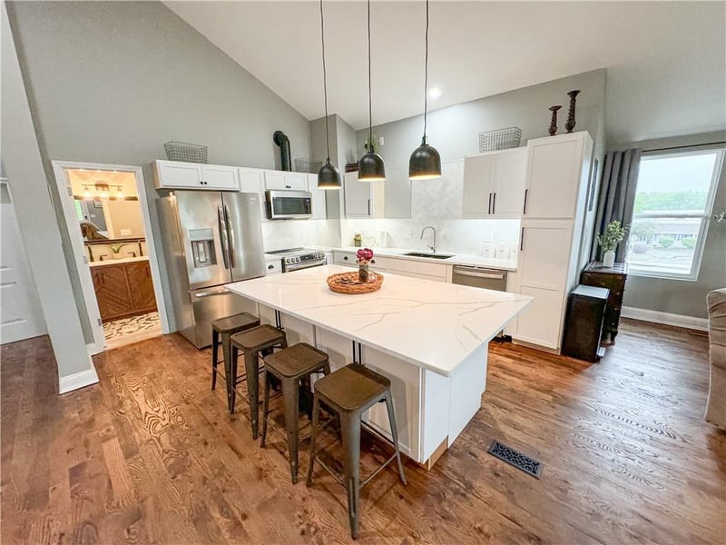 103 Jefferson St, Raymore, MO 64083