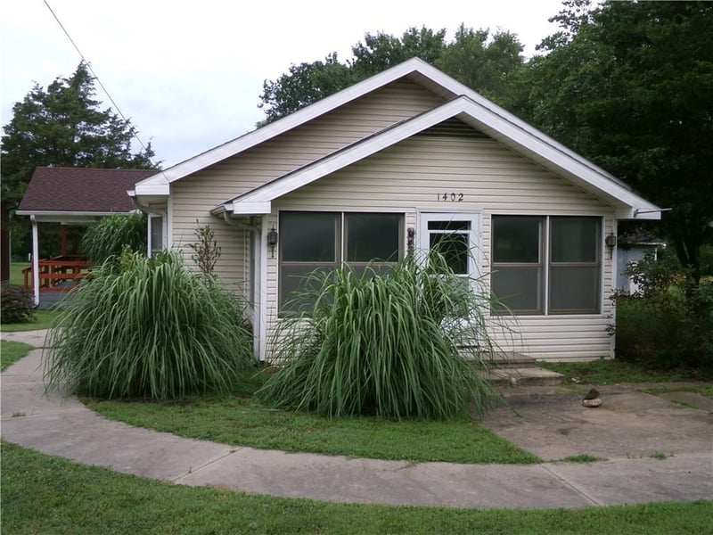 1402 Kentucky St, Iola, KS 66749
