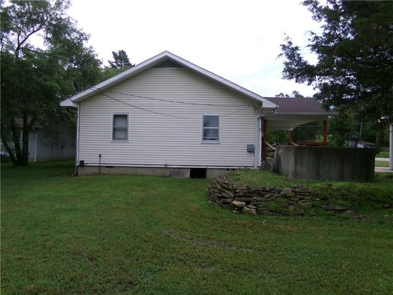 1402 Kentucky St, Iola, KS 66749