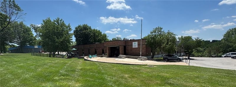 8383 Blue Pw, Kansas City, MO 64133