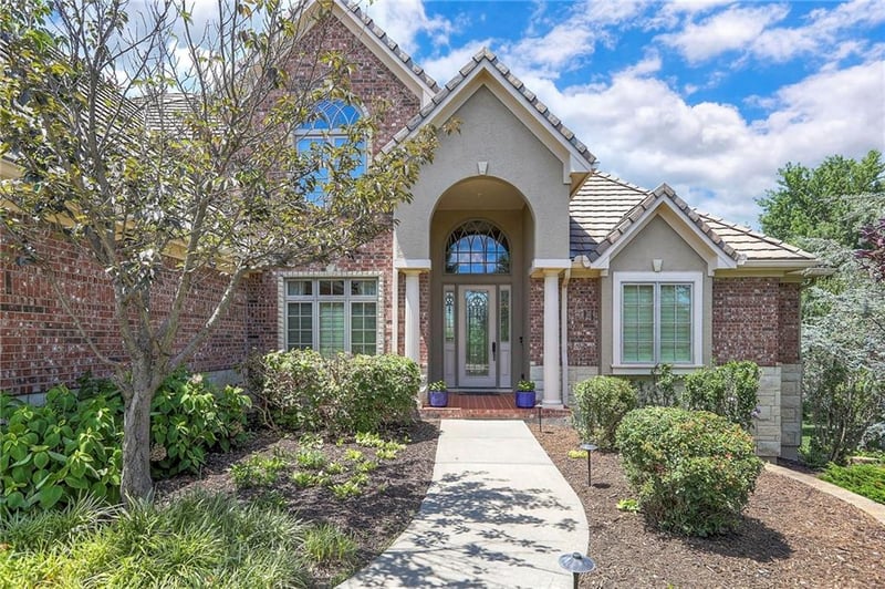 10118 N Helena Ave, Kansas City, MO 64154