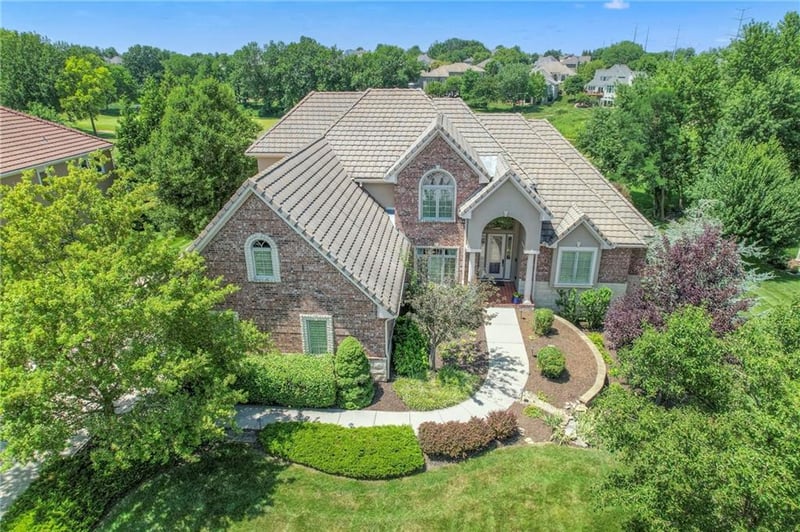 10118 N Helena Ave, Kansas City, MO 64154
