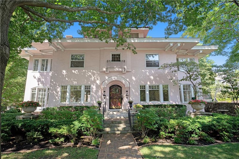 4600 Charlotte St, Kansas City, MO 64110