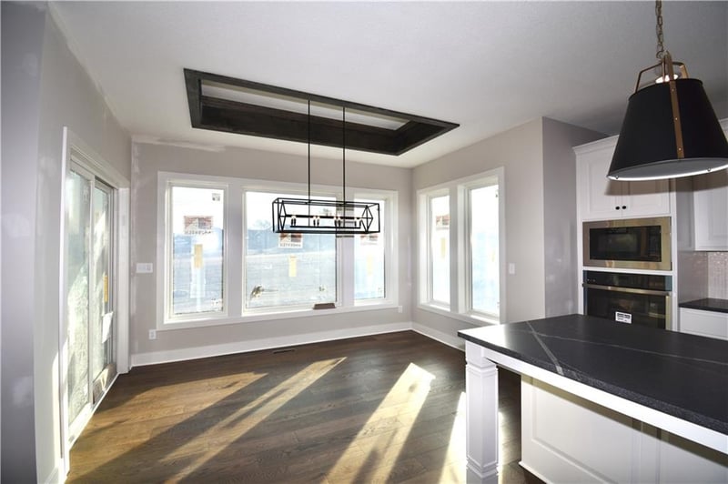 8325 76th Ter, Kansas City, MO 64158