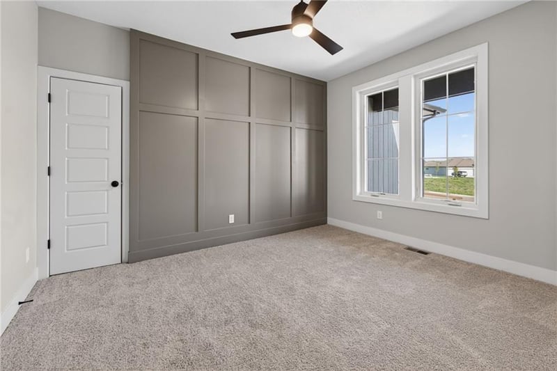 8325 76th Ter, Kansas City, MO 64158