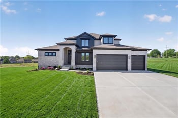 8325 76th Ter, Kansas City, MO 64158