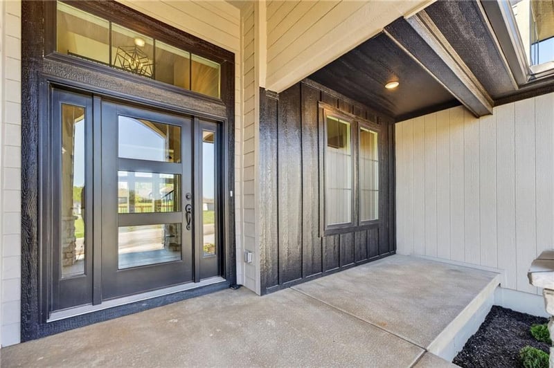 8325 76th Ter, Kansas City, MO 64158