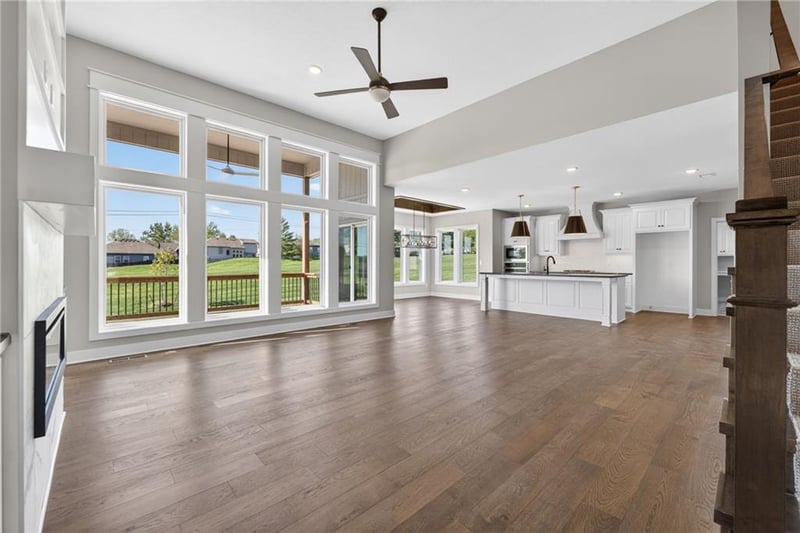 8325 76th Ter, Kansas City, MO 64158