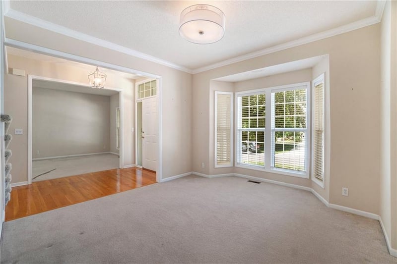 5305 W 155th Ter, Overland Park, KS 66224