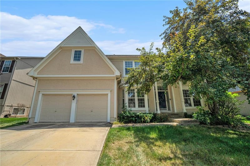 5305 W 155th Ter, Overland Park, KS 66224