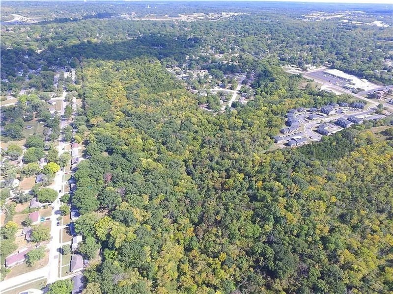 10806 Grandview Rd, Kansas City, MO 64137