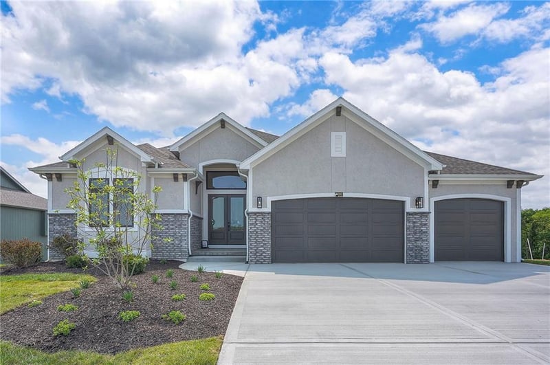 8212 89th Ter, Kansas City, MO 64153