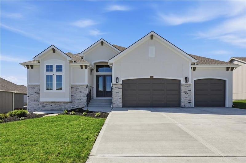 8212 NW 89th Ter, Kansas City, MO 64153