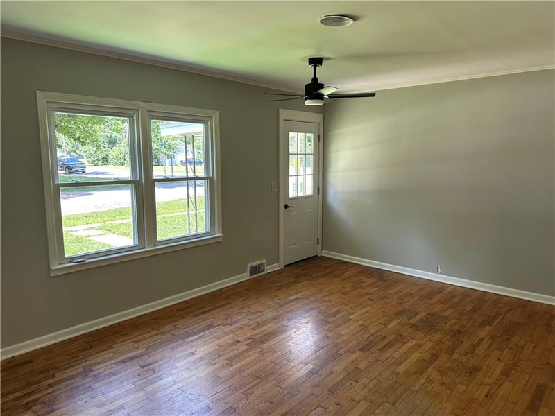 208 E 4th St, Norborne, MO 64668