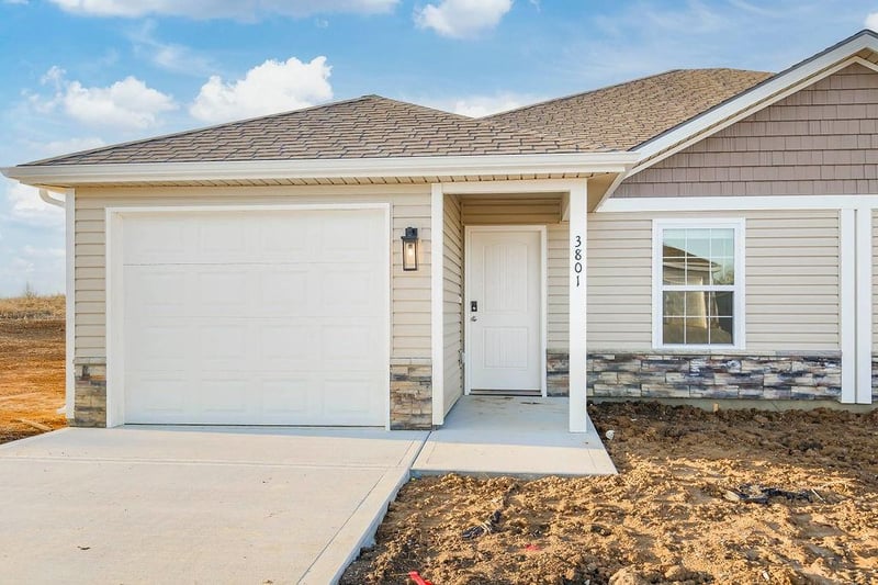 3827 93rd St, Kansas City, MO 64154