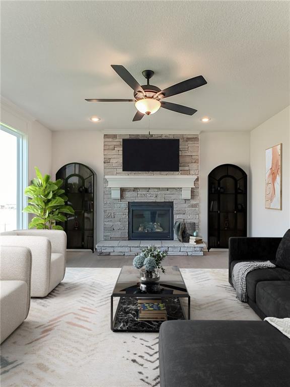 9292 Zarda Dr, Lenexa, KS 66227