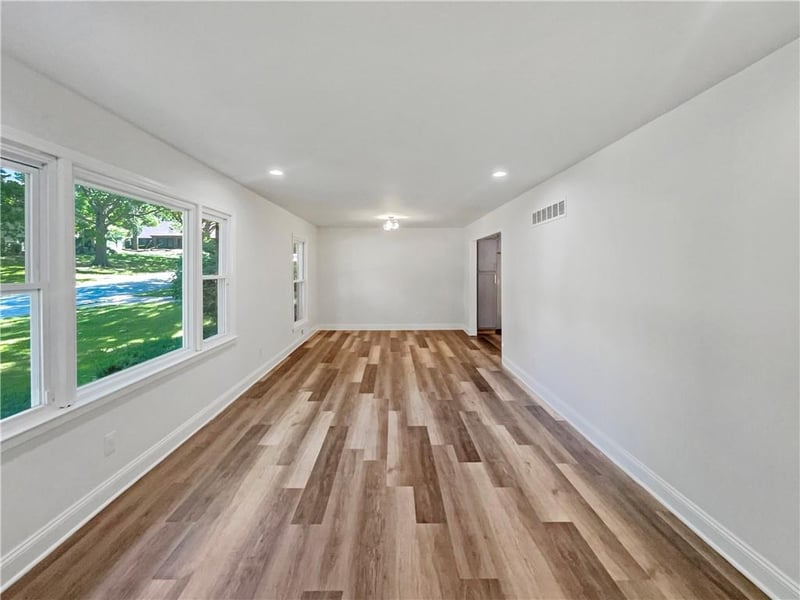 13201 53rd St, Kansas City, MO 64133