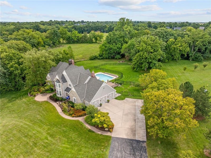 22625 W 47th St, Shawnee, KS 66226