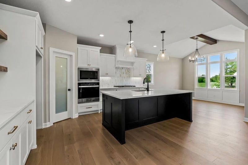 25446 91st Ter, Lenexa, KS 66227