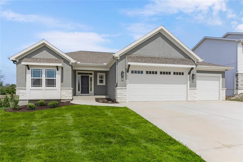 25446 91st Ter, Lenexa, KS 66227