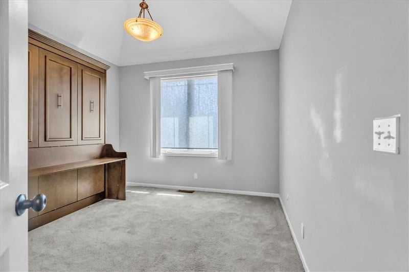 16104 E 76th St, Kansas City, MO 64139