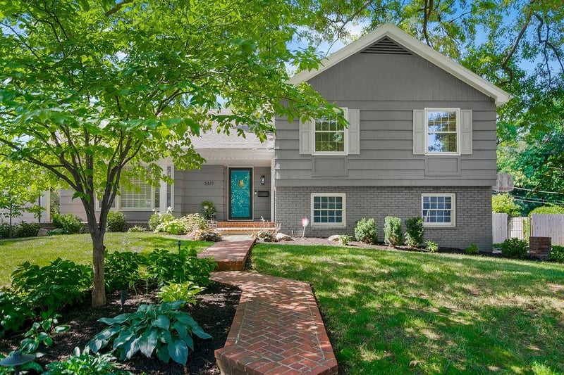3611 W 99th St, Overland Park, KS 66206