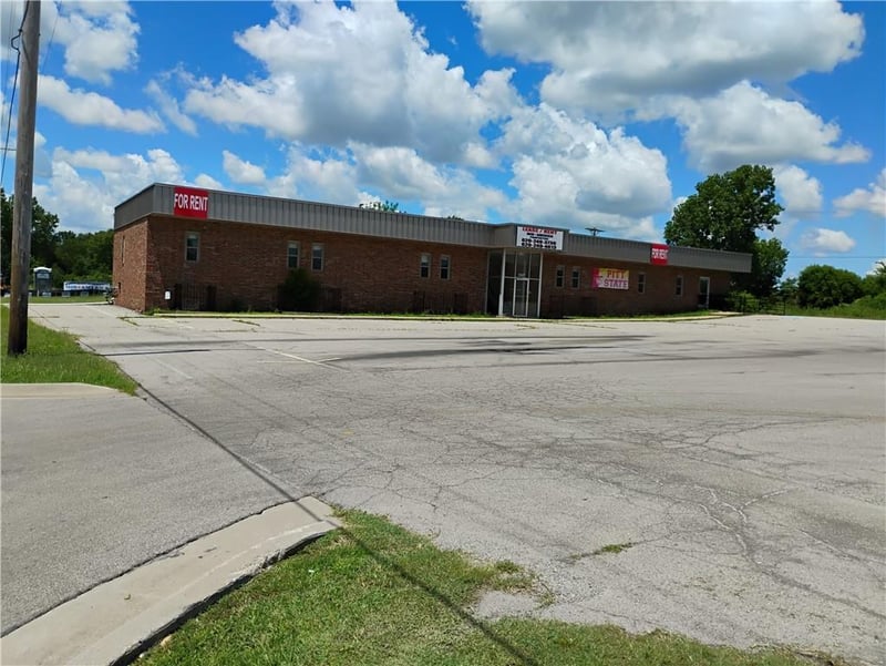 2807 N Broadway St, Pittsburg, KS 66762