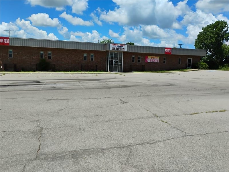 2807 N Broadway St, Pittsburg, KS 66762