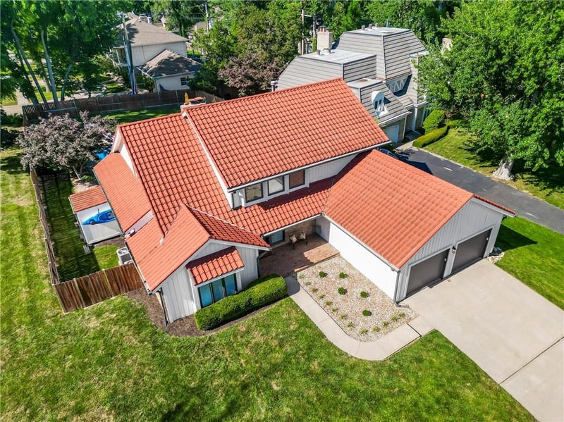 5490 W 85th Ter, Prairie Village, KS 66207