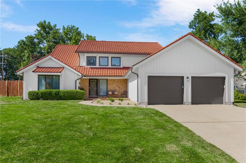 5490 W 85th Ter, Prairie Village, KS 66207