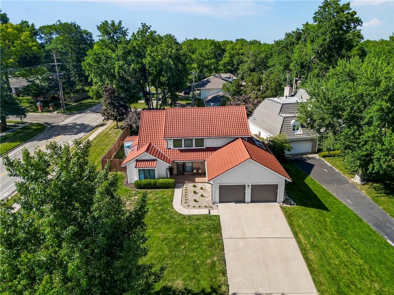 5490 W 85th Ter, Prairie Village, KS 66207