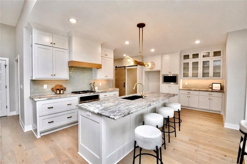 8312 76th Ter, Kansas City, MO 64158