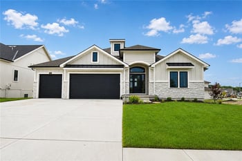8312 76th Ter, Kansas City, MO 64158