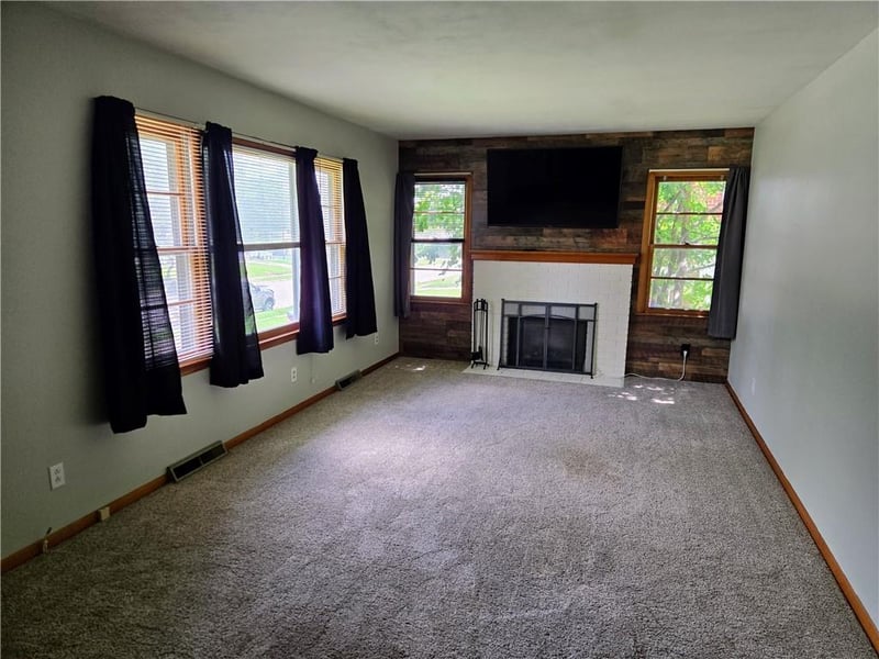 408 Gay St, Warrensburg, MO 64093