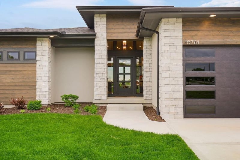 8020 Round Prairie St, Shawnee, KS 66220