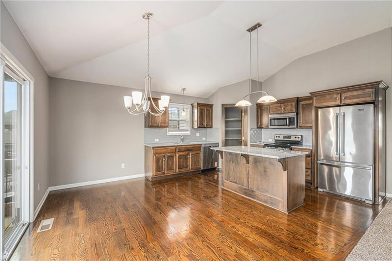 1603 NE 124th Ter, Kansas City, MO 64165