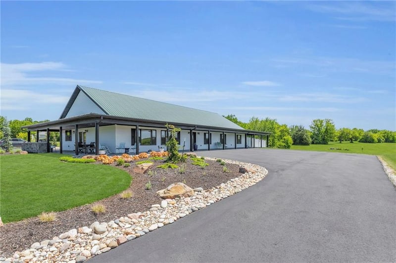 2385 Pleasant Valley Dr, Ottawa, KS 66067