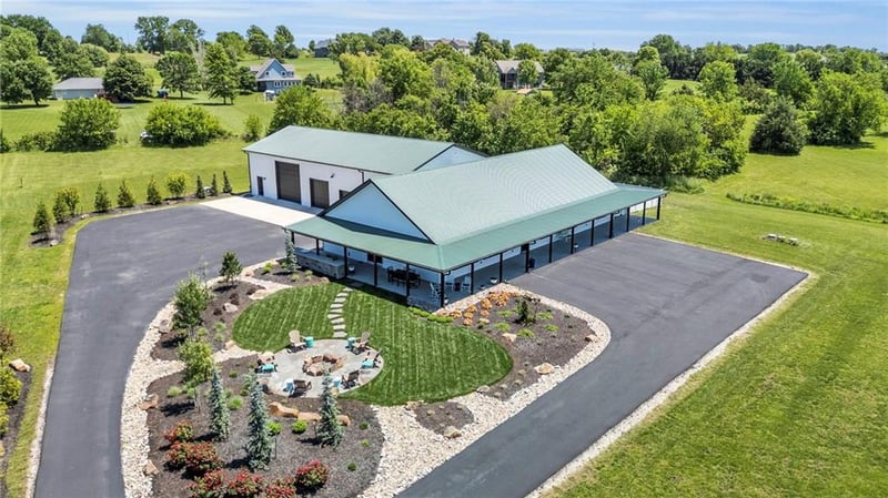 2385 Pleasant Valley Dr, Ottawa, KS 66067