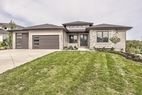 9718 176th Ter, Overland Park, KS 66221