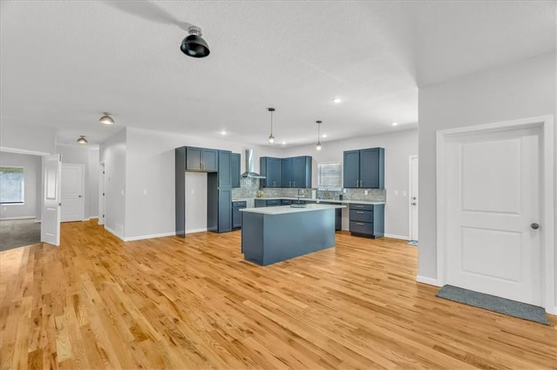 7844 James A Reed Rd, Kansas City, MO 64138