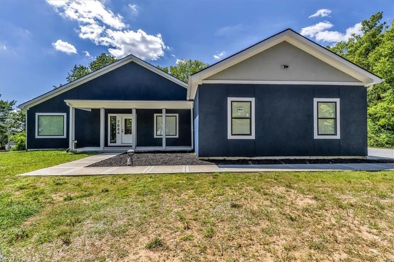 7844 James A Reed Rd, Kansas City, MO 64138