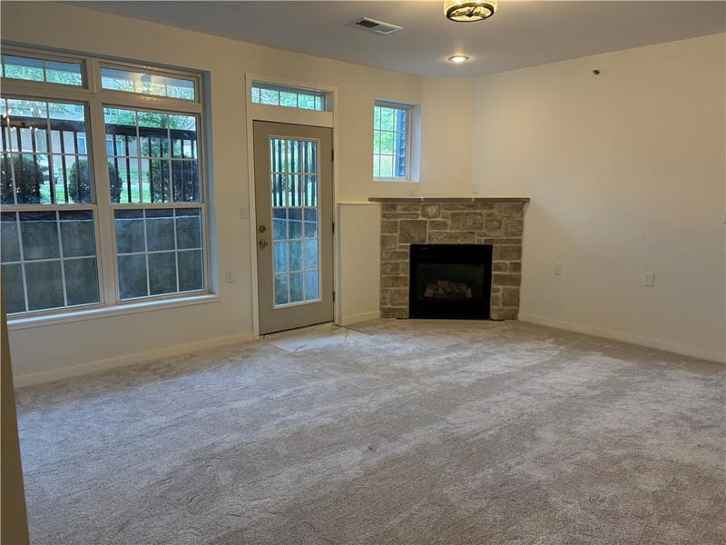 17201 32nd St #3, Independence, MO 64055