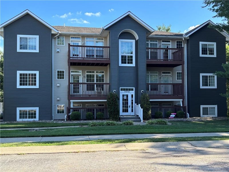 17201 32nd St #3, Independence, MO 64055
