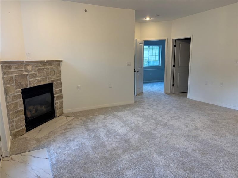 17201 32nd St #3, Independence, MO 64055
